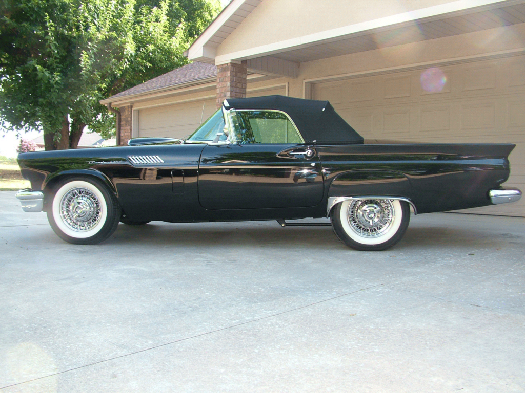 1957 Ford Thunderbird